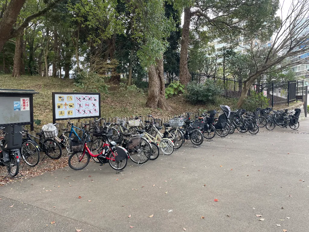 駐輪場のサムネイル